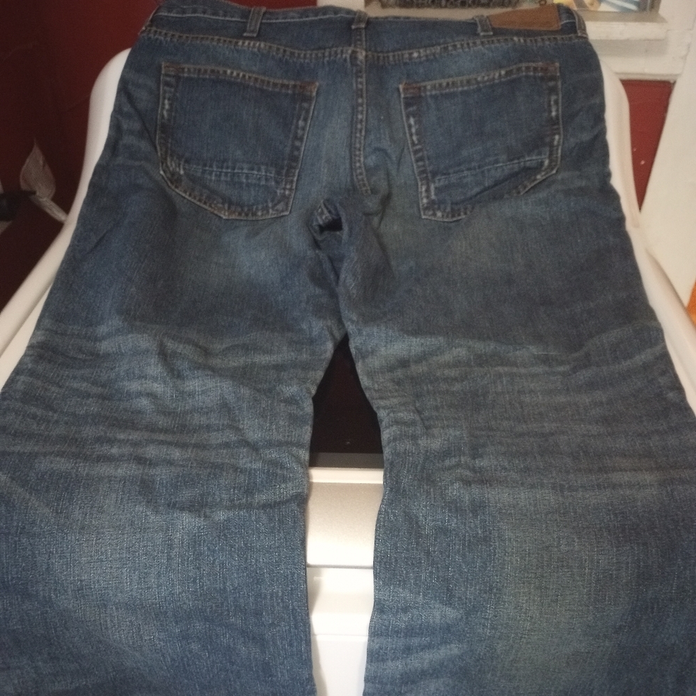 Old Navy low rise straight distressed jeans sz 36x32